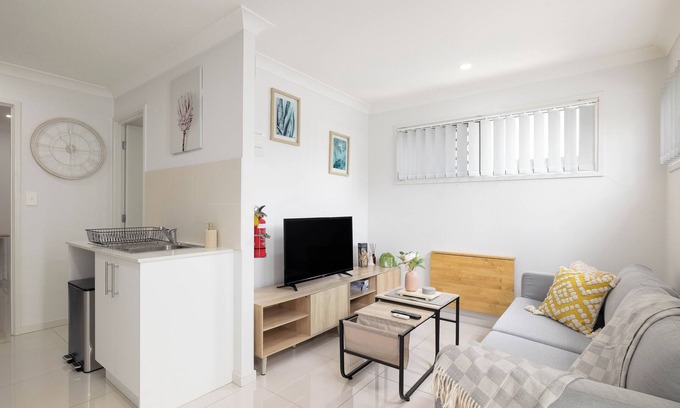 Rocklea Apartment | 1 Bdr Apt! GST Credits! Kitchen! Parking! 135F1
