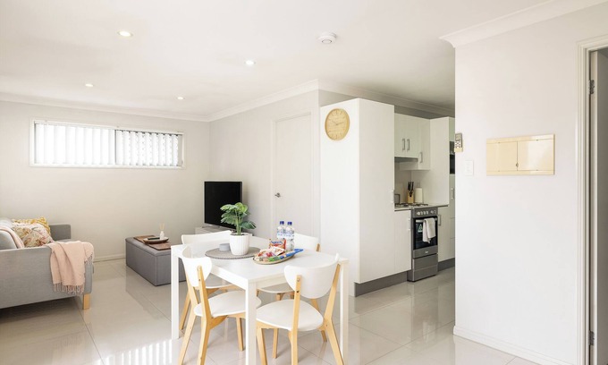 Rocklea Apartment | 1 Bdr Apt! Private Balcony! Garage Parking! 118D1