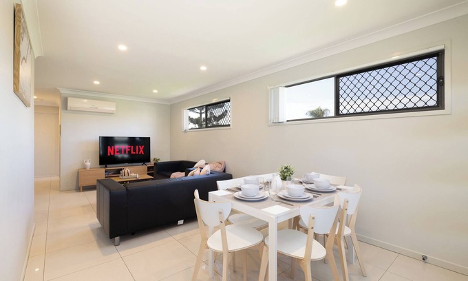 Rocklea Apartment | 1 Bdr Apt! Spotless! Garage Parking! 120D1