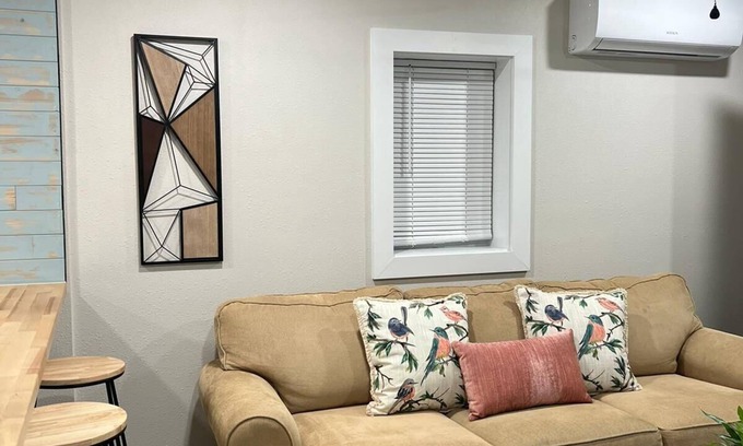 South Pensacola Apartment | 1 Bed Apartment Near Hospitals