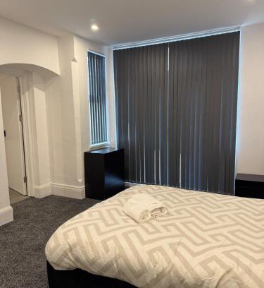 Luton Apartment | 1 Bed Flat - Sleeps 2 - Parking - Wifi