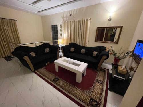 Lahore House | 1 Bed House - Sleeps 2 - Pets - Parking - Wifi