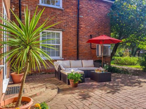 Bacton House | 1 Bed in Bacton KT114