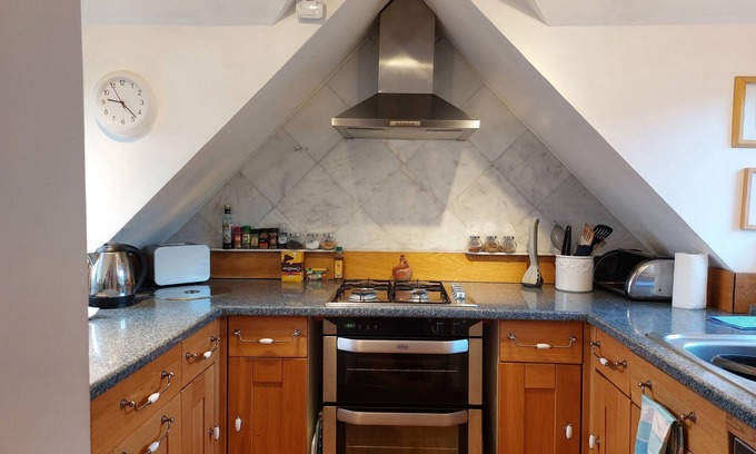 Salen House | 1 Bed Lodge - Sleeps 2 - Parking - Wifi