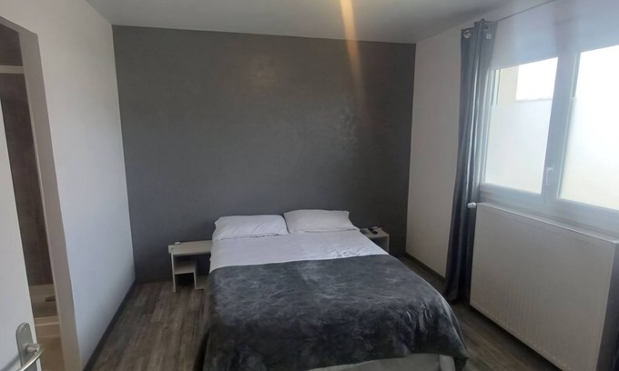 Saint-Clair-sur-l'Elle Bed & Breakfast | 1 Bedroom Bed & breakfast in Saint-Clair-sur-l'Elle