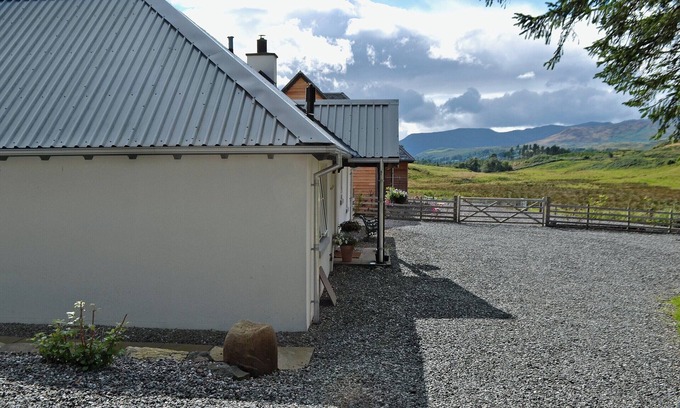 Crieff Cottage | 1 bedroom accommodation in near Comrie and Crieff