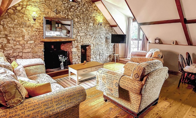 Porthyrhyd Cottage | 1 bedroom accommodation in Pontyberem, Carmarthenshire