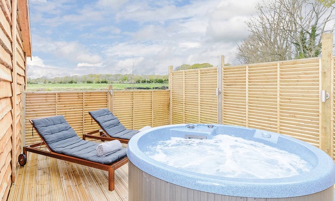 Winchester House | 1 bedroom accommodation in Owslebury, Winchester