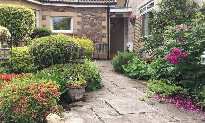 Balfron Cottage | 1 bedroom accommodation in Balfron, near Drymen Loch Lomond & The Trossachs