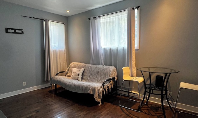 Sainte-Marie Condo | 1 Bedroom Apartment at Le Plateau-Mont-Royal. 10 mins to the Downtown Area.