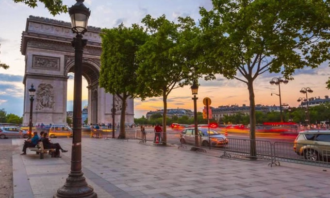 Faubourg-du-Roule Apartment | 1 Bedroom Apartment With Aircon In Champs Elysees