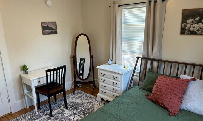 Brunswick Apartment | 1-bedroom Apt in Brunswick, walking distance to Bowdoin College & train station