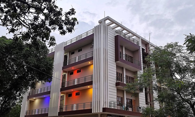Varanasi Apartment | 1-bedroom bed & breakfast in lovely Varanasi with AC