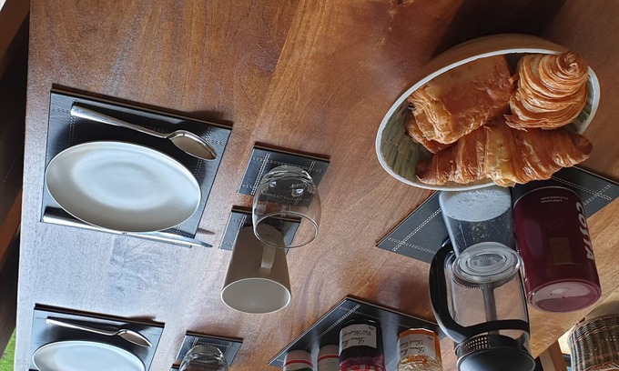 Chapeltown House | 1 bedroom for up to 2 people North leeds