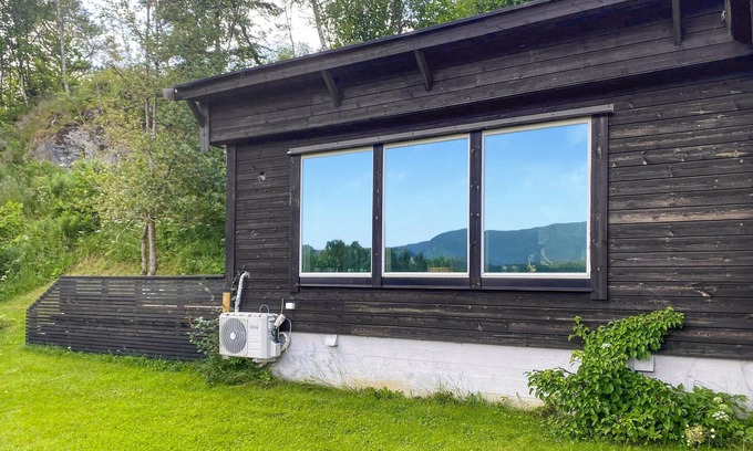 Torjulvagen Apartment | 1 bedroom gorgeous apartment in Kvisvik