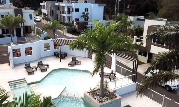Reading Condo | 1 Bedroom Miramar Condo