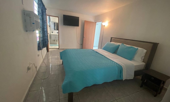 Cupey House | 1 Bedroom Poolside Apt. A3, La Casita Verde