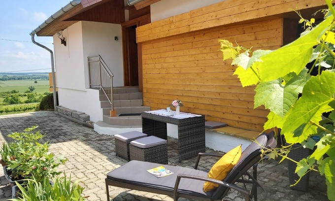 Vaskeresztes House | 1 Bedroom Private vacation home in Vaskeresztes