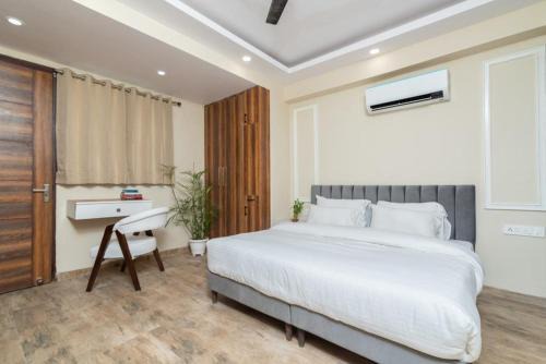 Gurugram Apartment | 1 BHK Service Apartment Golf Course Road