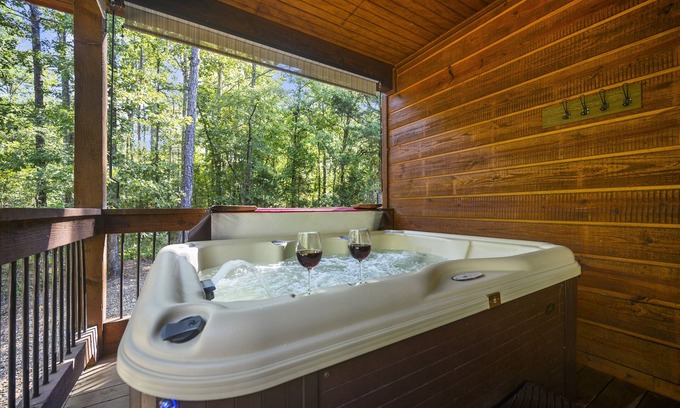 Broken Bow Cabin | 1 BR in Heart of Hochatown - 2 Min Walk to Putt-Putt