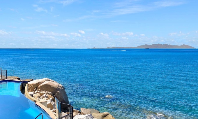 Nelly Bay Apartment | 1 Bright Point Apartment 4203