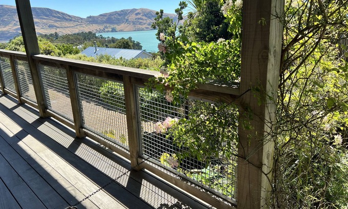 Diamond Harbour Apartment | 1 Brm Harbour & Garden View Room