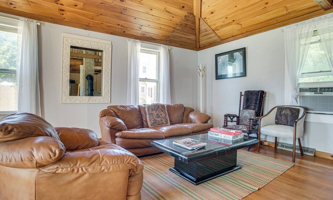 Oak Bluffs House | < 1 Mi to Beaches: Home w/Deck in Oak Bluffs