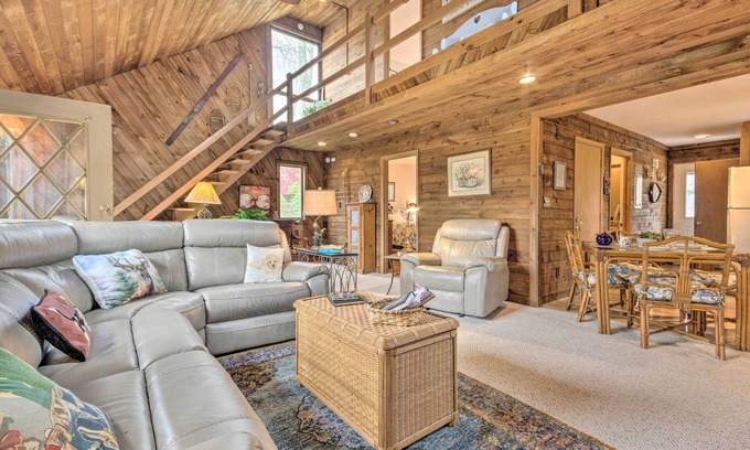 Charter Hills House | 1 Mi to Beech Mtn: Home w/Furnished Deck