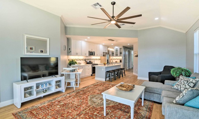 Jamaica Beach House | < 1 Mi to Coast: Jamaica Beach Home w/Pool Access