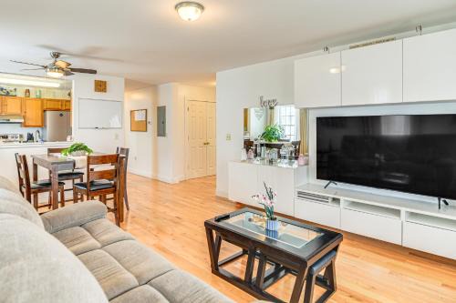 Worcester Apartment | 1 Mi to Downtown and Palladium Worcester Getaway!