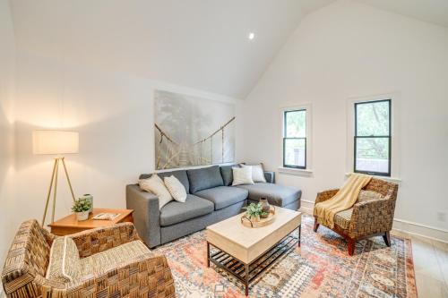 Grand Rapids Apartment | 1 Mi to Dtwn Grand Rapids Chic Condo with Balcony!