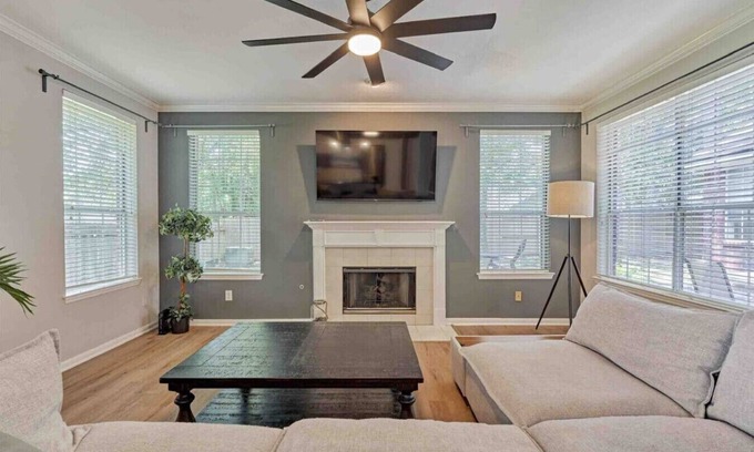 Alden Bridge House | 1 Story/3BR/Easy Access to all Woodlands amenities