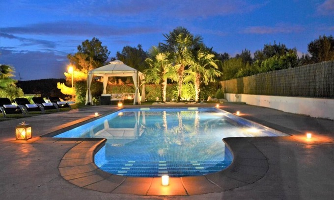 Sitges Villa | 10/15 min/car from the beach! by Weekly Villas. Villa Sitges La Calma,