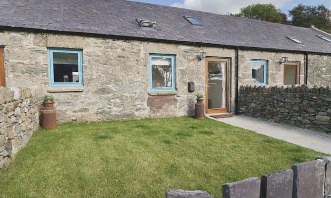Llanddaniel Fab Cottage | 10 Llwyn Onn, LLANFAIRPWLLGWYNGYLL
