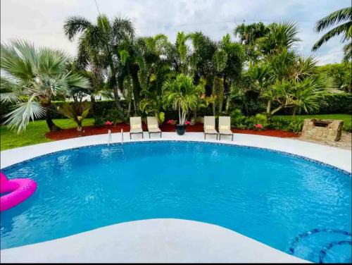 Boynton Beach House | 10 mins to Beach, 4 Bd, Heated Salt water pool