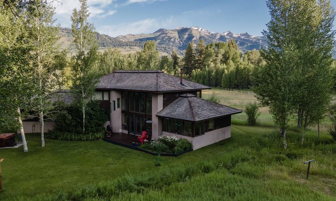 Moose Wilson Road House | 10 Minutes from the Jackson Hole Mountain Resort!