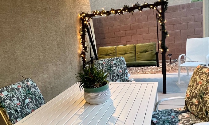 Enterprise House | 10 minutes to strip and airport