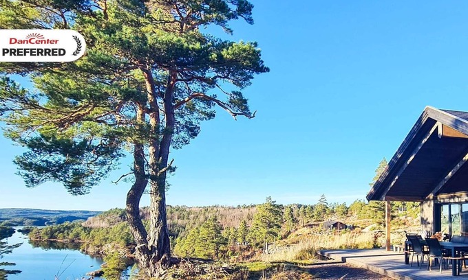 Risor House | 10 person holiday home in Søndeled