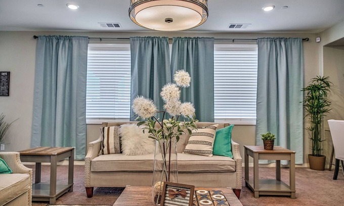 Mira Loma House | 1000MBPS Wifi★One Story Luxury 5 Bedrooms Model Home