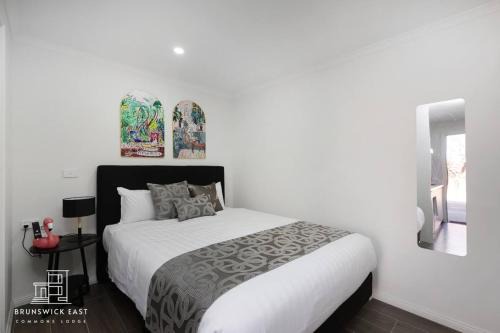 Brunswick East House | 107 Entire Guesthouse Queen BR with Fast WiFi - Brunswick East
