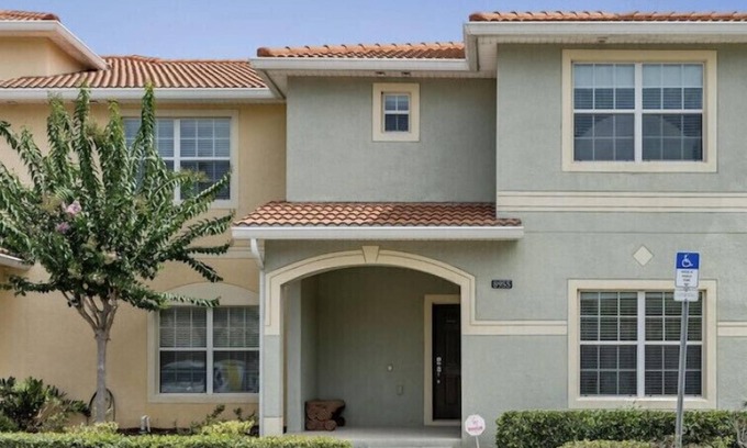 Calabria House | 10min To Disney, Private Pool, Security Gated, Luxury stay in Kissimmee Orlando