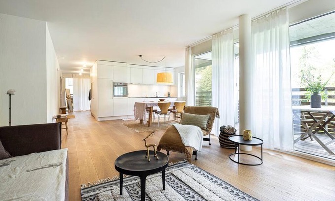 Trin Apartment | 10min zu den Bergbahnen Tiefgarage & Wifi inkl. Bergsicht & Ruhe