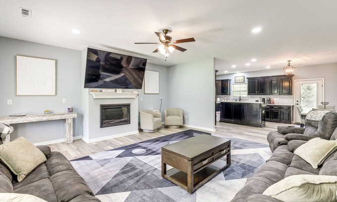 Troy House | 11 Mi to Troy University: Family Home w/Yard