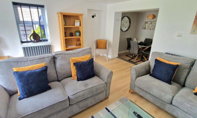 St Ives House | 12 Ivy Cottage