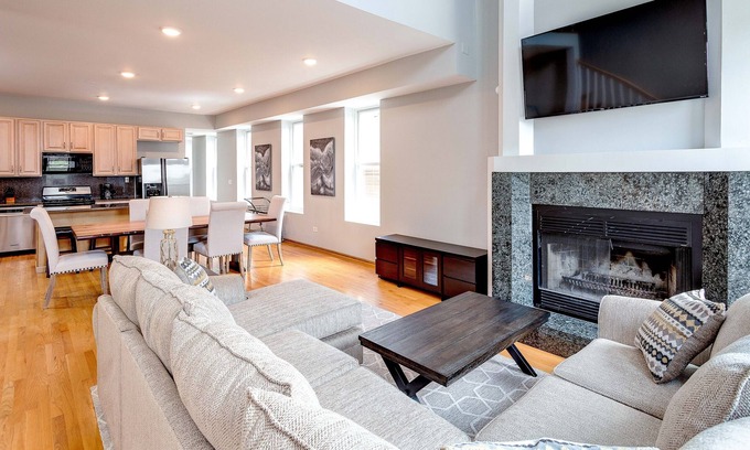 Pulaski Park Apartment | 1220 PH - Luxury Penthouse: Private Patio, new furniture!