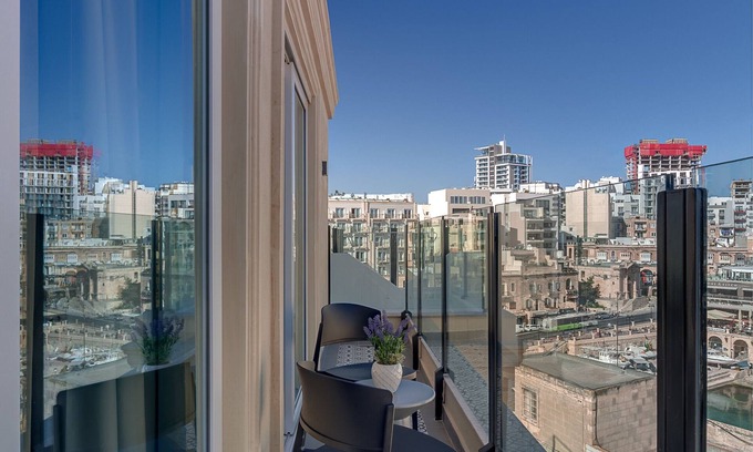 St. Julian's Hotel | 123 MAINSTREET boutique hotel