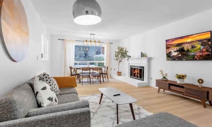 Wilburton House | 12815 Bellevue · 4b2b Newly Remodeled Home @Bellevue/close to Park