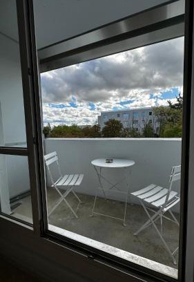 Nietleben Apartment | 13 Apartments 3BR R&P Living
