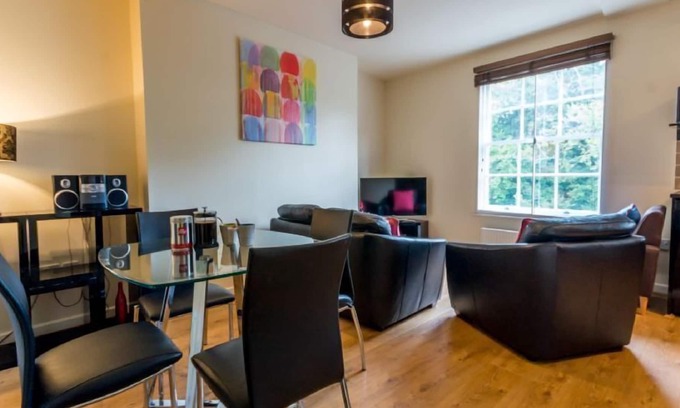 Bootham Apartment | 14 Bootham Court - a bootham court that sleeps 4 guests in 2 bedrooms