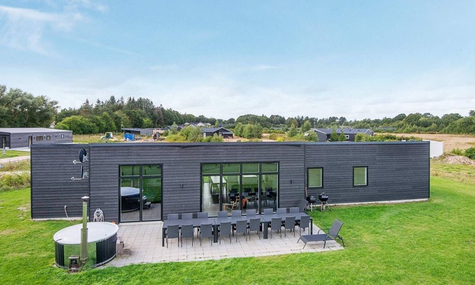 Fjellerup Strand House | 14 person holiday home in Glesborg